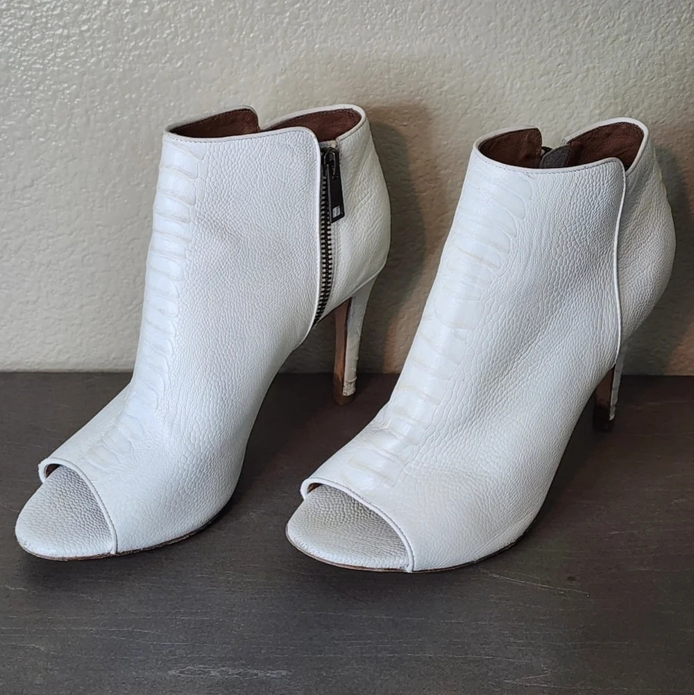 Joie Gwen Ankle Booties